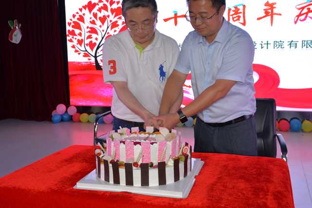 武燃設(shè)計院攜手武科大“種太陽”，長期合作行公益