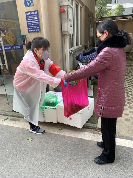 巾幗不讓須眉 迎難而上 落落大方——致敬武燃院最美巾幗逆行者