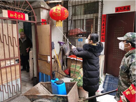 巾幗不讓須眉 迎難而上 落落大方——致敬武燃院最美巾幗逆行者