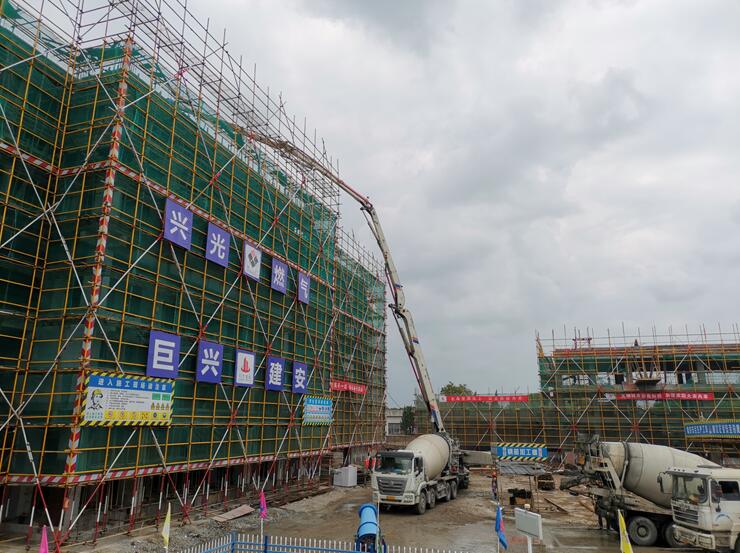 提前20天！寧波鎮海LPG&LNG應急氣源 合建站主體結構封頂暨低溫儲罐吊裝作業完成