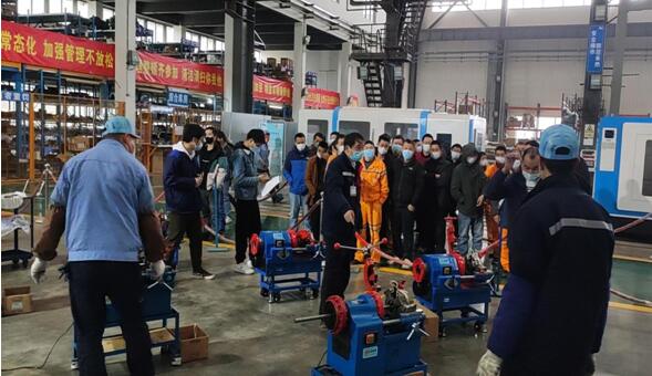 第二屆管道螺紋滾絲機理論及操作培訓在華中數控鄂州公司舉辦